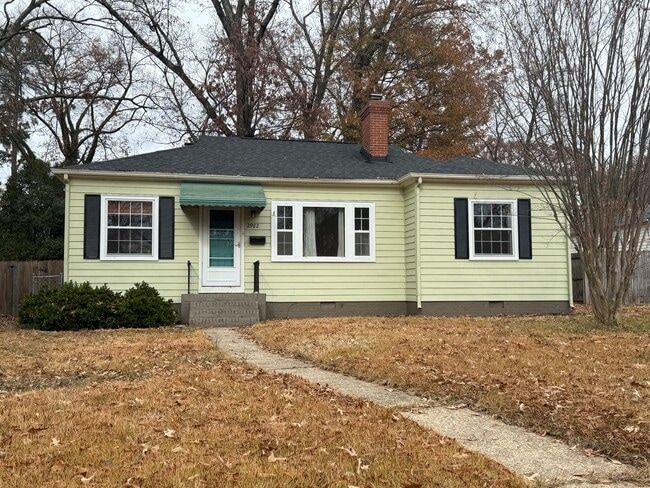 Building Photo - Great Opportunity in Lakeside area