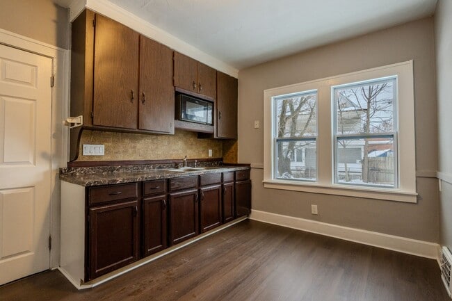 Photo - 3394-3396 W 54th St Unidad 3394 W 54th Street (Down)