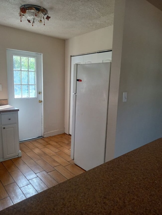 Photo - 220 6th Jpv St