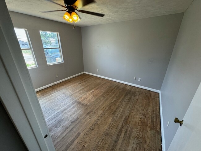 Photo - 103 N Florida St