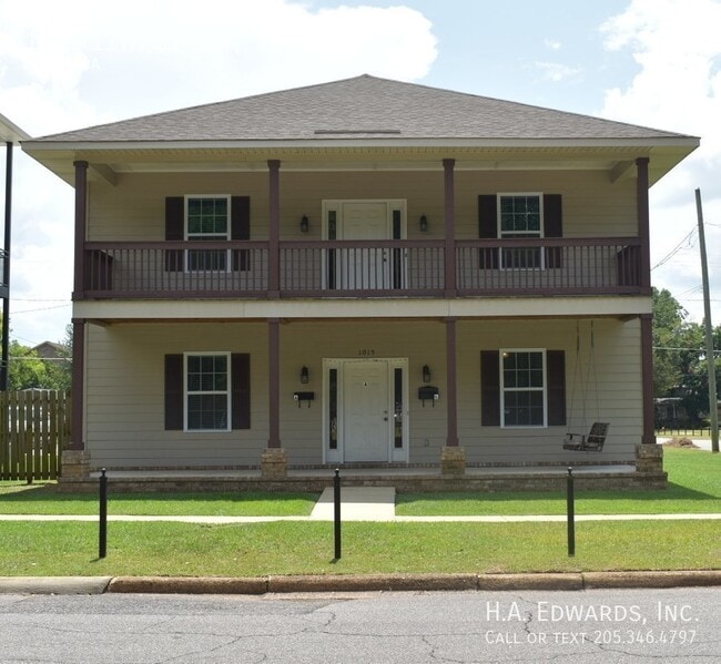 Building Photo - 1015 12th St Rental