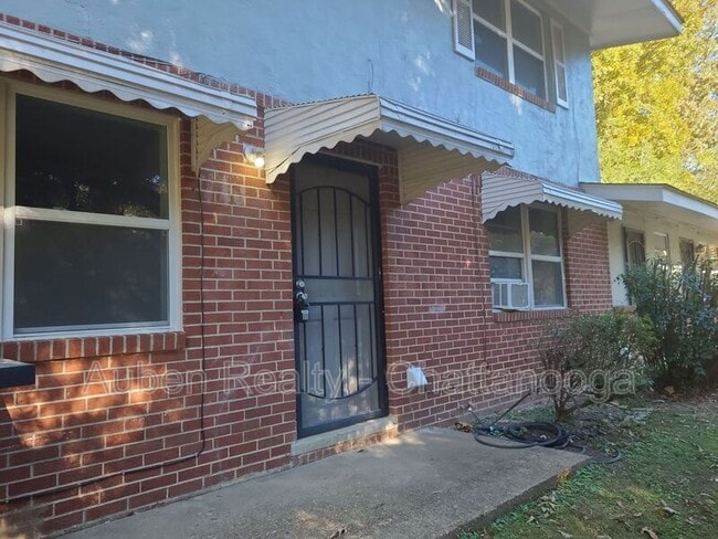 Building Photo - 713 Lupton Dr Unit A