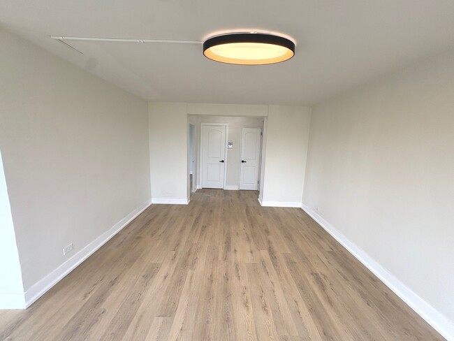 Photo - 2600 W Balmoral Ave Unit 402