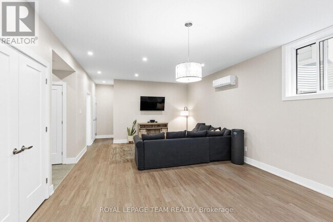 Photo - 423 Ravenhill Ave Unité D