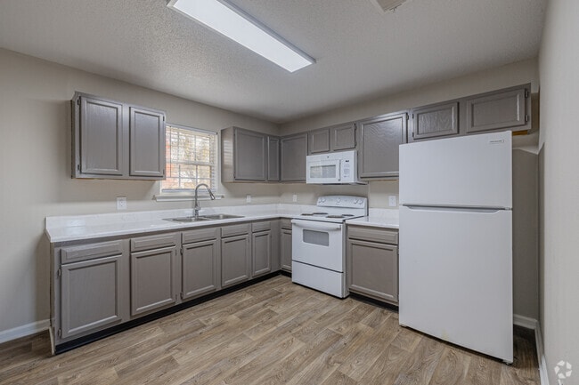2BR, 1BA - 977SF - Kitchen