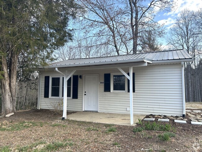 Building Photo - Cute Cottage Offers Peace and Tranquility! Rental