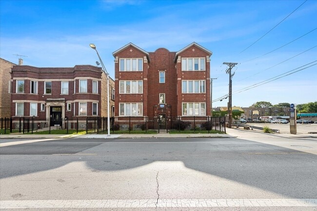Building Photo - 7443 S Jeffery Blvd Unit 1 Rental