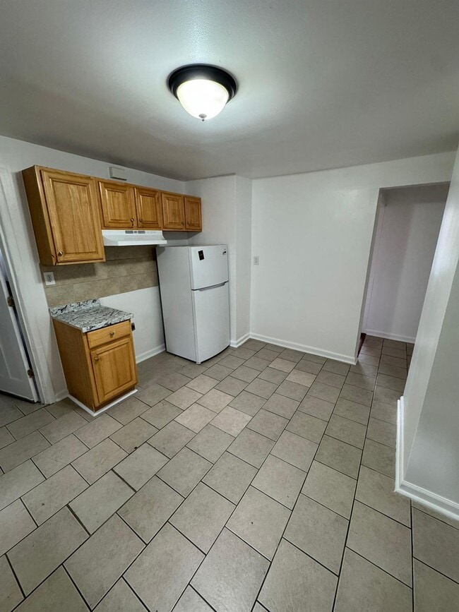 Photo - 131 W Sandford Blvd Apartment