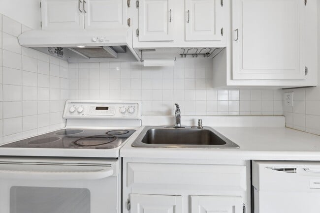 Photo - 1600 Center Ave Unit # 12F