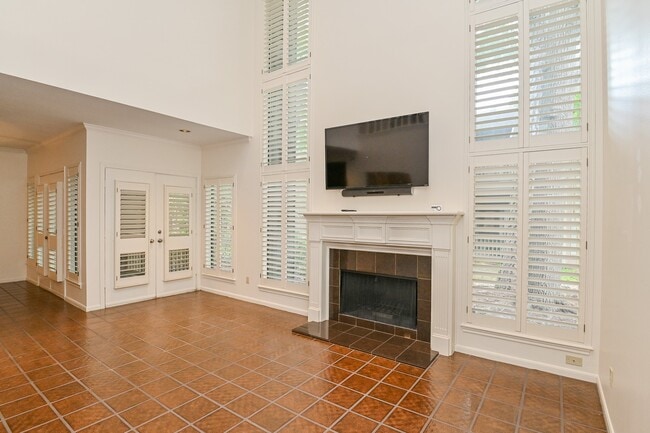 Photo - 294 Sugar Berry Cir