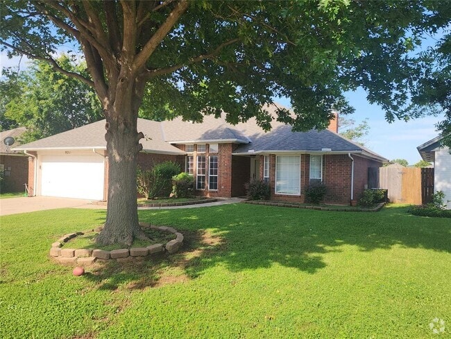 Building Photo - 921 Blue Ridge Dr Rental
