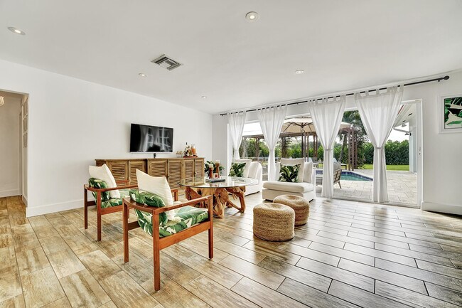 Photo - 724 NW 4th St