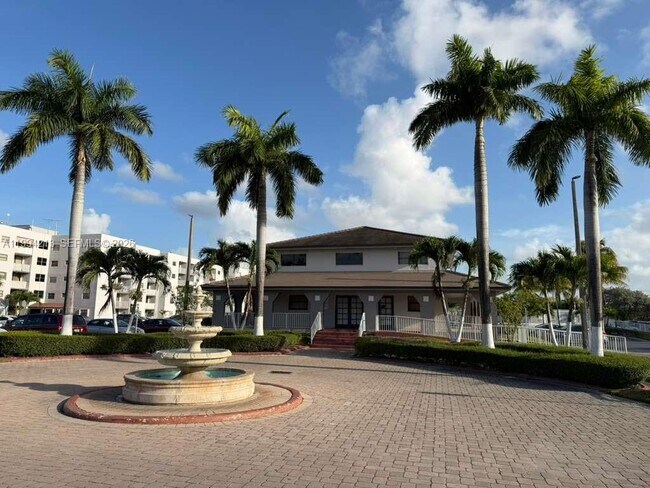 Photo - 8185 NW 7th St Unidad 517