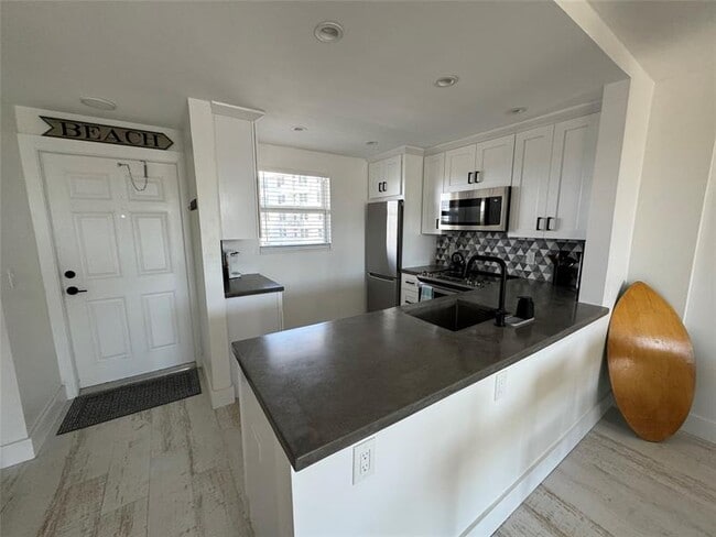 Building Photo - 2929 S Ocean Blvd Unit 513