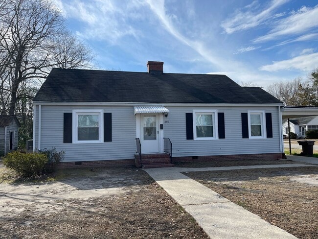 3 Bedroom House near Carlie C's - Vouchers... - 3 Bedroom House near Carlie C's - Vouchers...
