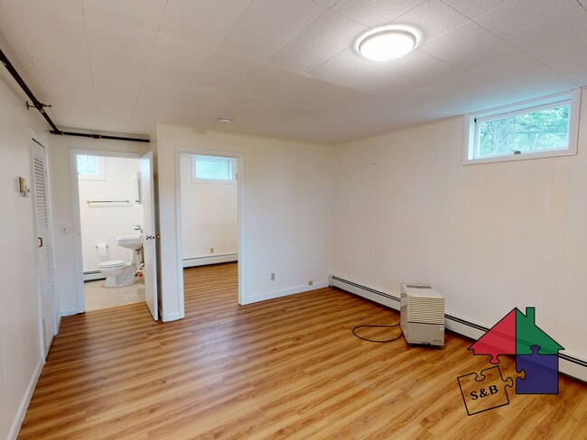 Building Photo - 68 Upper Hollow Rd Unit 3