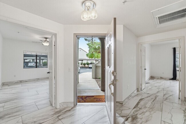 Photo - Stunning 3-bedroom, 2-bathroom home located in the heart of Scottsdale, AZ.