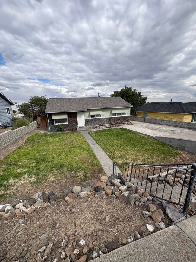 Photo - 216 Mocliff Rd