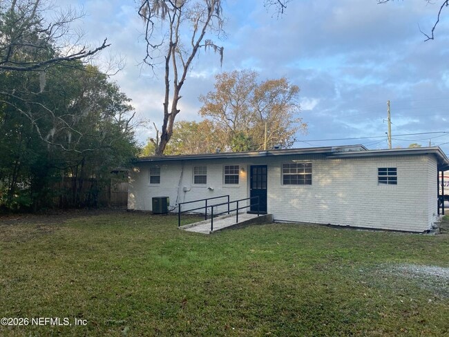 Photo - 815 La Marche Dr