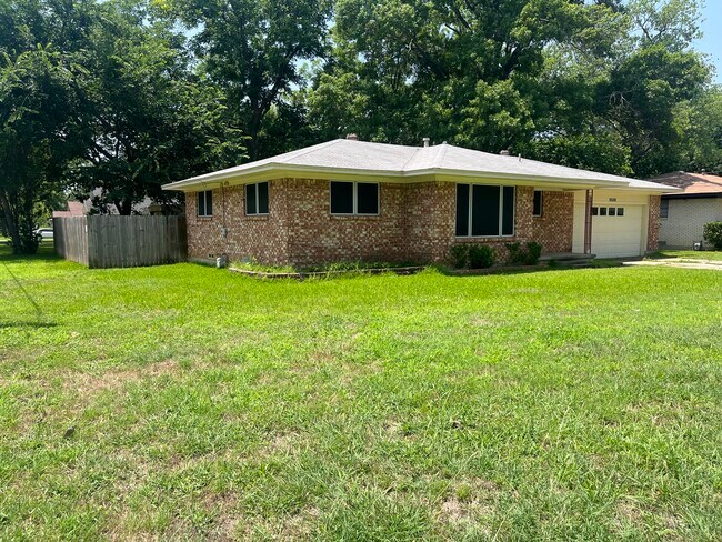 Photo - 1506 Elizabeth St