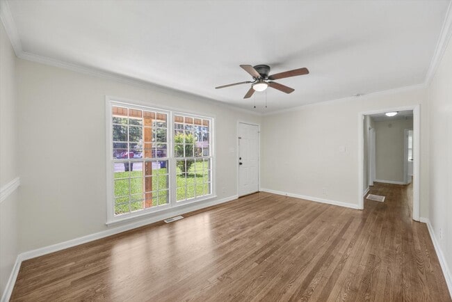 Photo - 2111 Shady Ln Cir NW