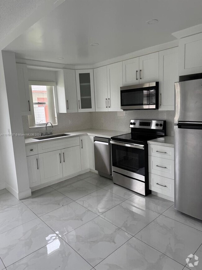 Building Photo - 4933 Hollywood Blvd Unit 105 Rental