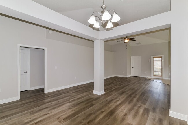 Photo - 905 Chestnut Dr