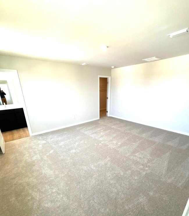 Photo - 125 Pampas St