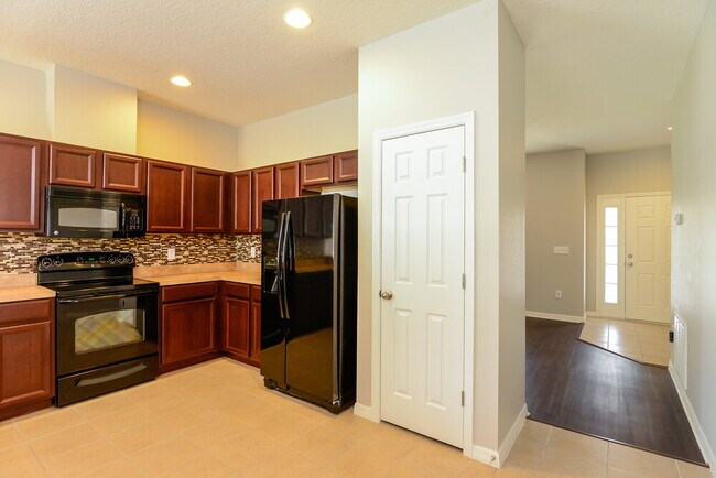 Photo - 5723 white Trillium Loop