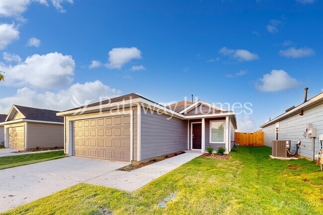 Building Photo - 1352 Plum Rd Rental