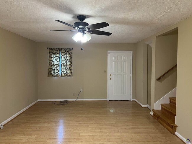 Photo - 212 Highland Dr