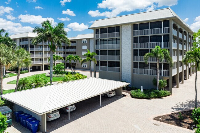 2880 Gulf Shore Blvd N - Windsor Court Apartments