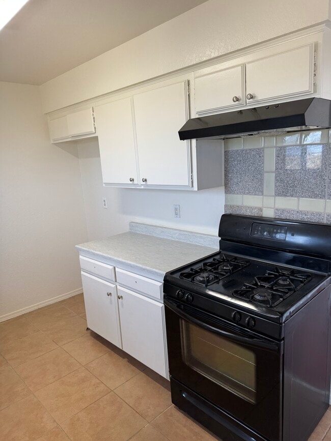 Building Photo - 3007 Pat Ave Unit 4