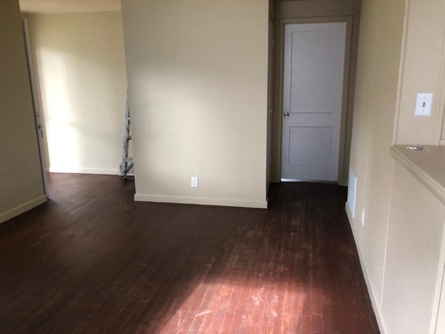 Photo - 1133 Bryan St