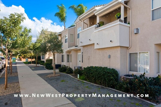 Photo - Exquisite North Park/University Heights Townhome, Small Pet Ok! Unidad 1