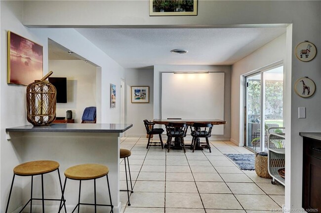 Photo - 905 SE Flamingo Ave
