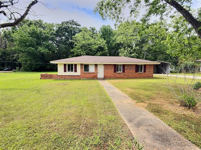 Building Photo - 3 Bed, 1 Bath in Montgomery close to Maxwell!