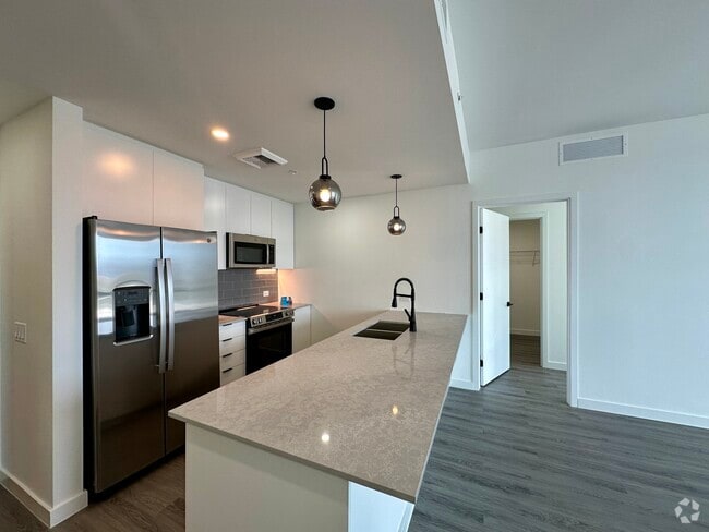 Building Photo - 52 NW 32nd St Unit B19 Rental