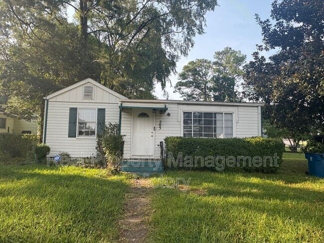 Building Photo - 205 Pinewood Ave Rental