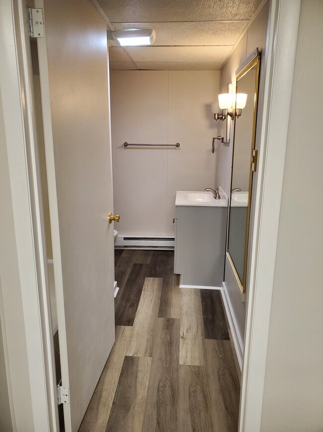 Photo - 20 W Maple St Unidad #8