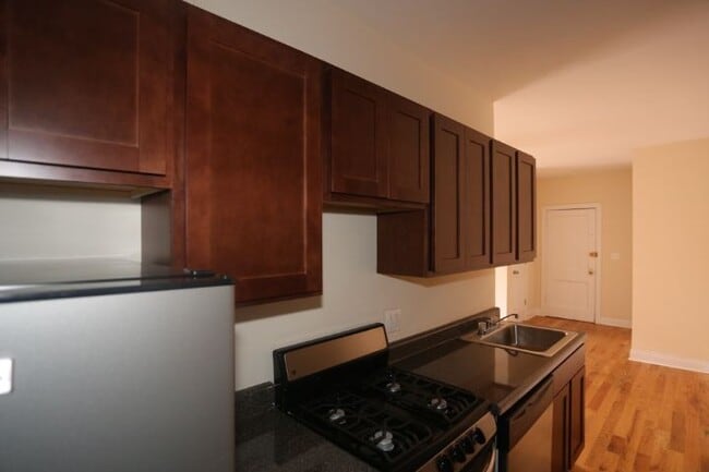 Photo - 727 W Cornelia Ave Unit D3