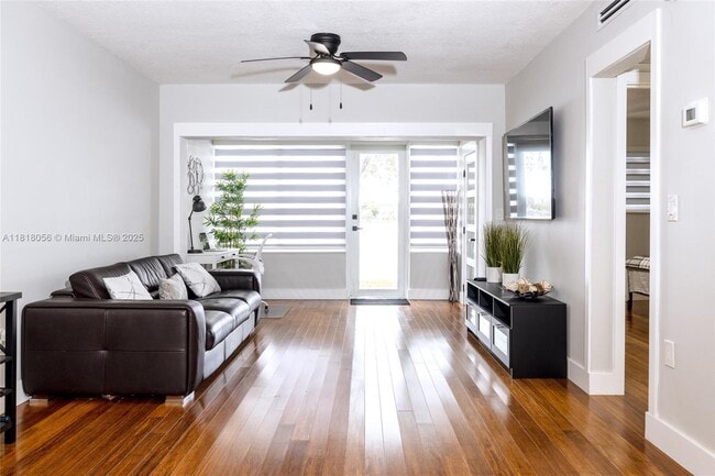 Photo - 270 NE 191st St Apartment Unit 103