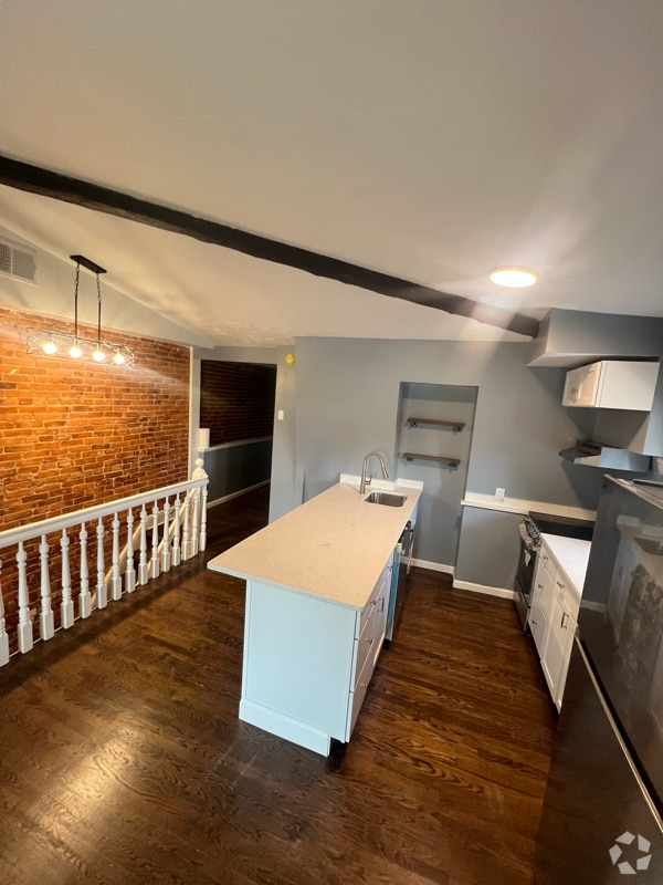 Building Photo - 809 N Harrison St Rental