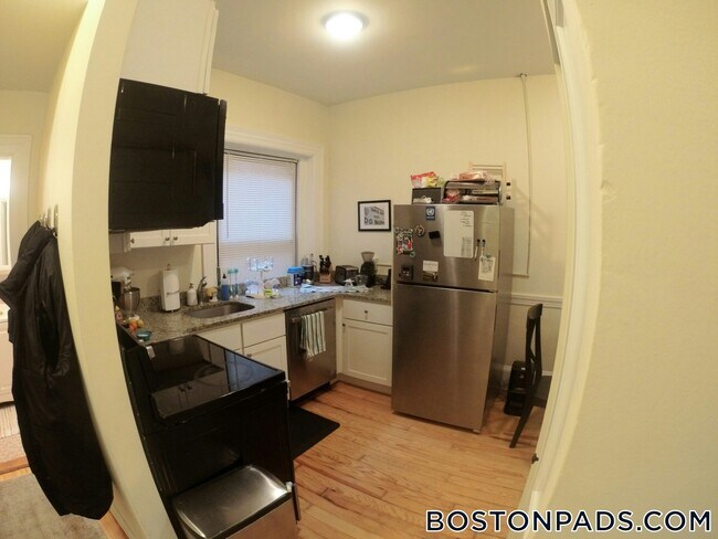 Photo - 1463 Beacon St Unidad 21