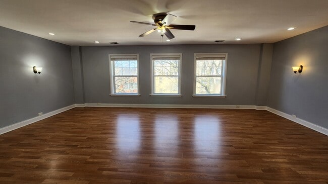 Photo - 6111 N Washtenaw Ave Unidad 3