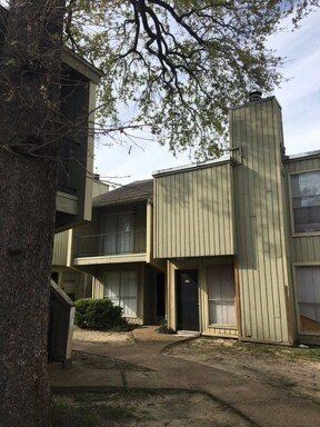 2 BR 1.5 BA Two Story Townhome - 2 BR 1.5 BA Two Story Townhome