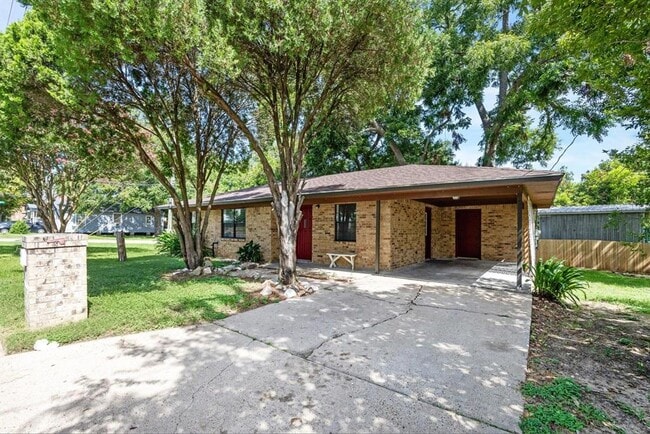 Photo - 1201 E Alamo St