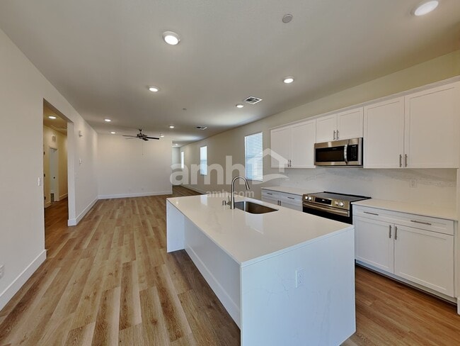 Photo - 518 Silverbell Fls Pl