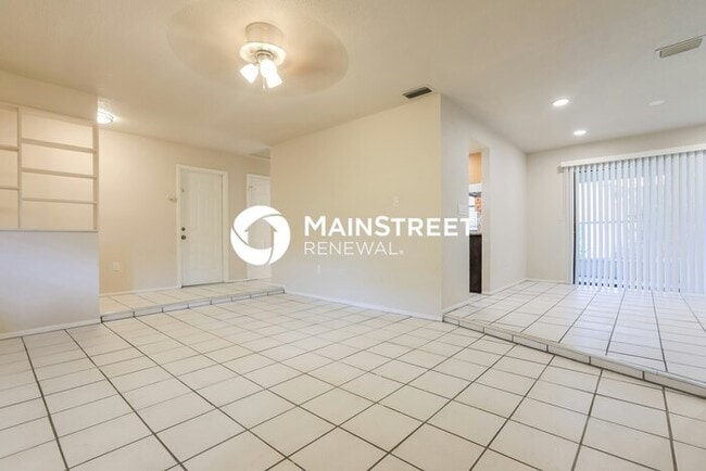 Photo - 3 Bedroom Pet-Friendly Home in PORT CHARLOTTE, FL with Main Street Renewal