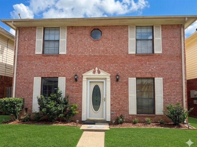 Building Photo - 13834 Trumpetvine St